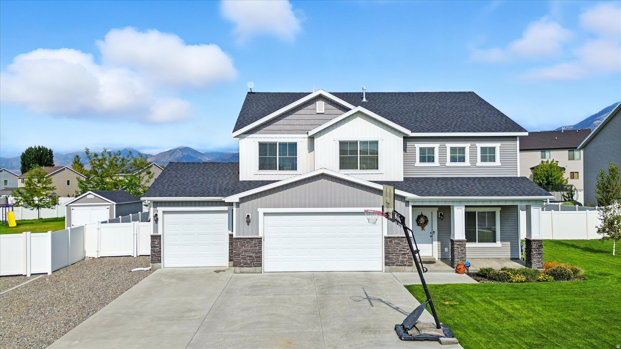 SUNRISE MEADOWS - Residential