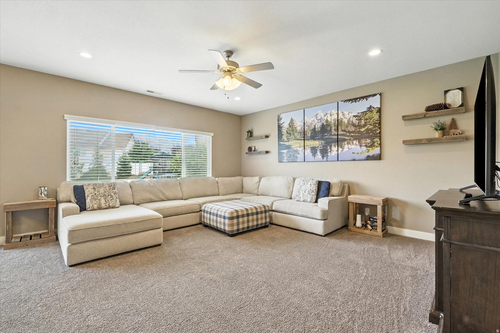 SUNRISE MEADOWS - Residential