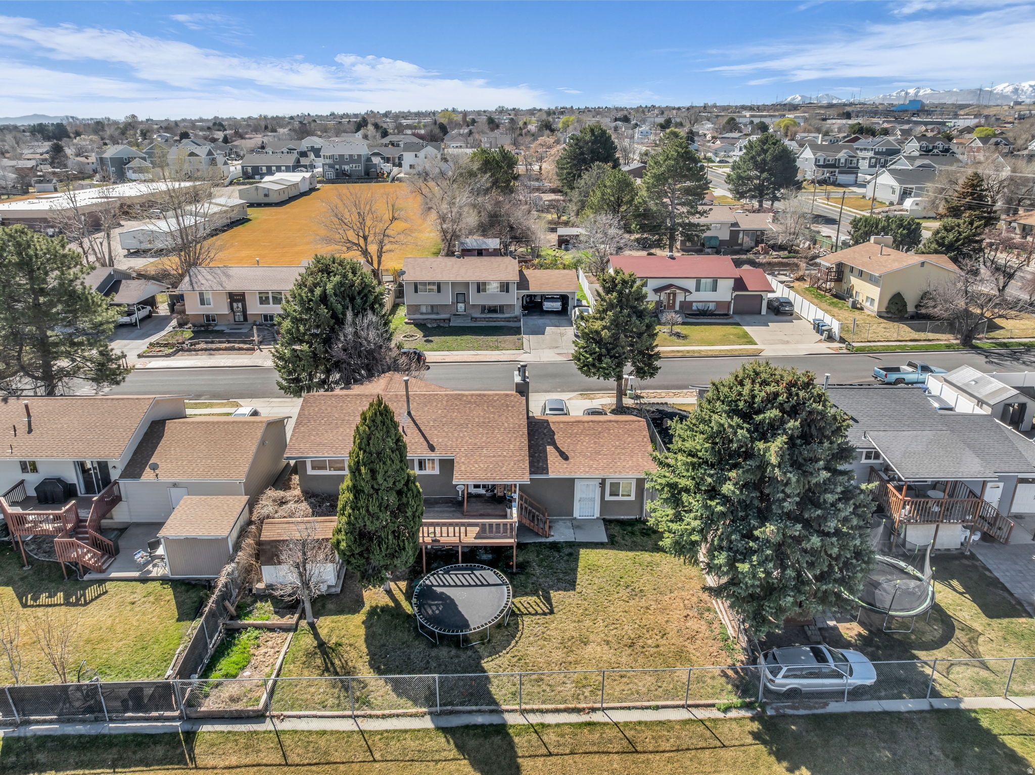 WOODLEDGE #3 - Residential