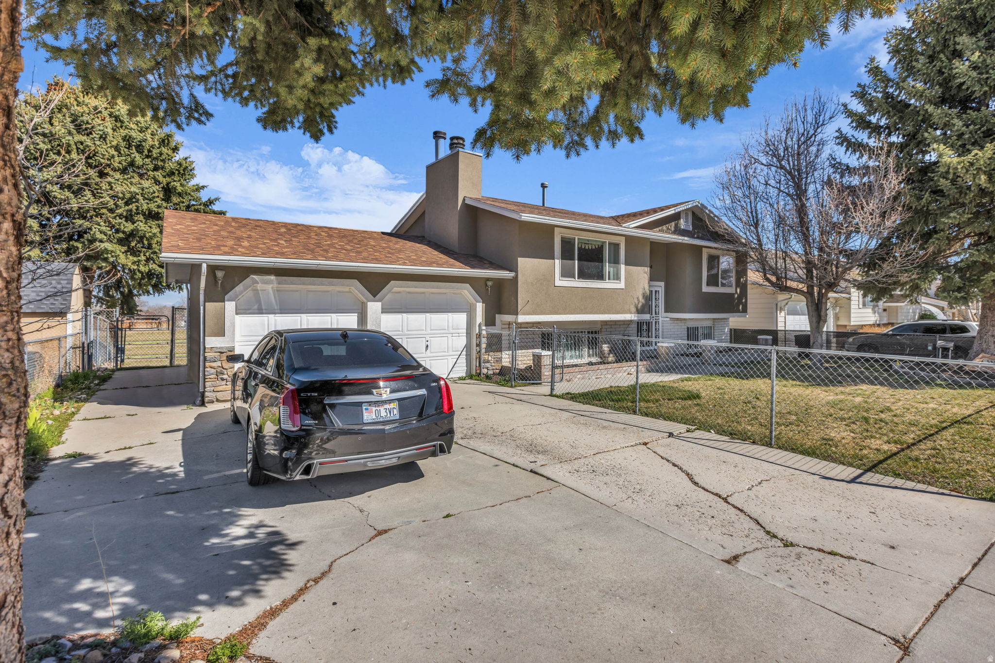 WOODLEDGE #3 - Residential