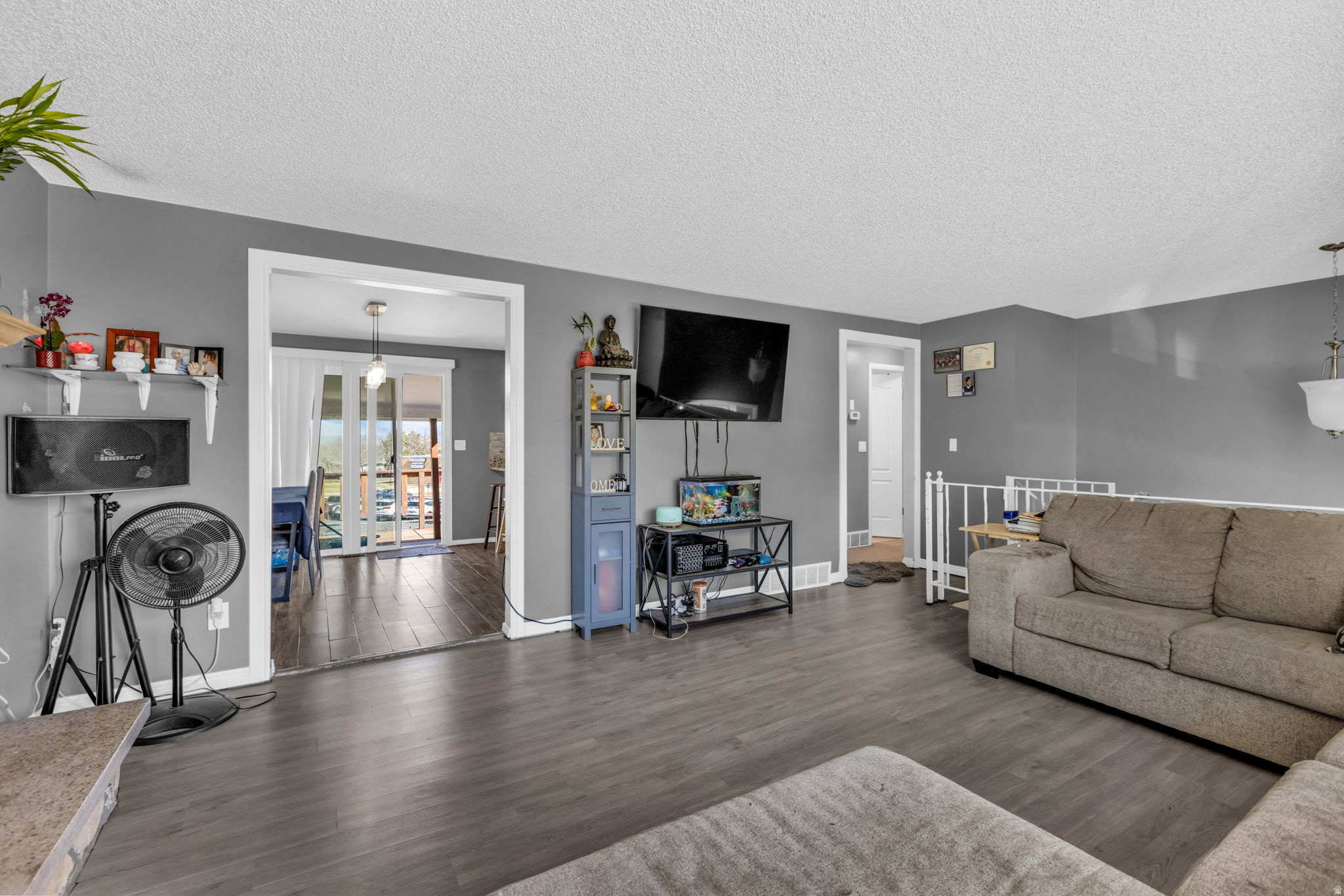 WOODLEDGE #3 - Residential