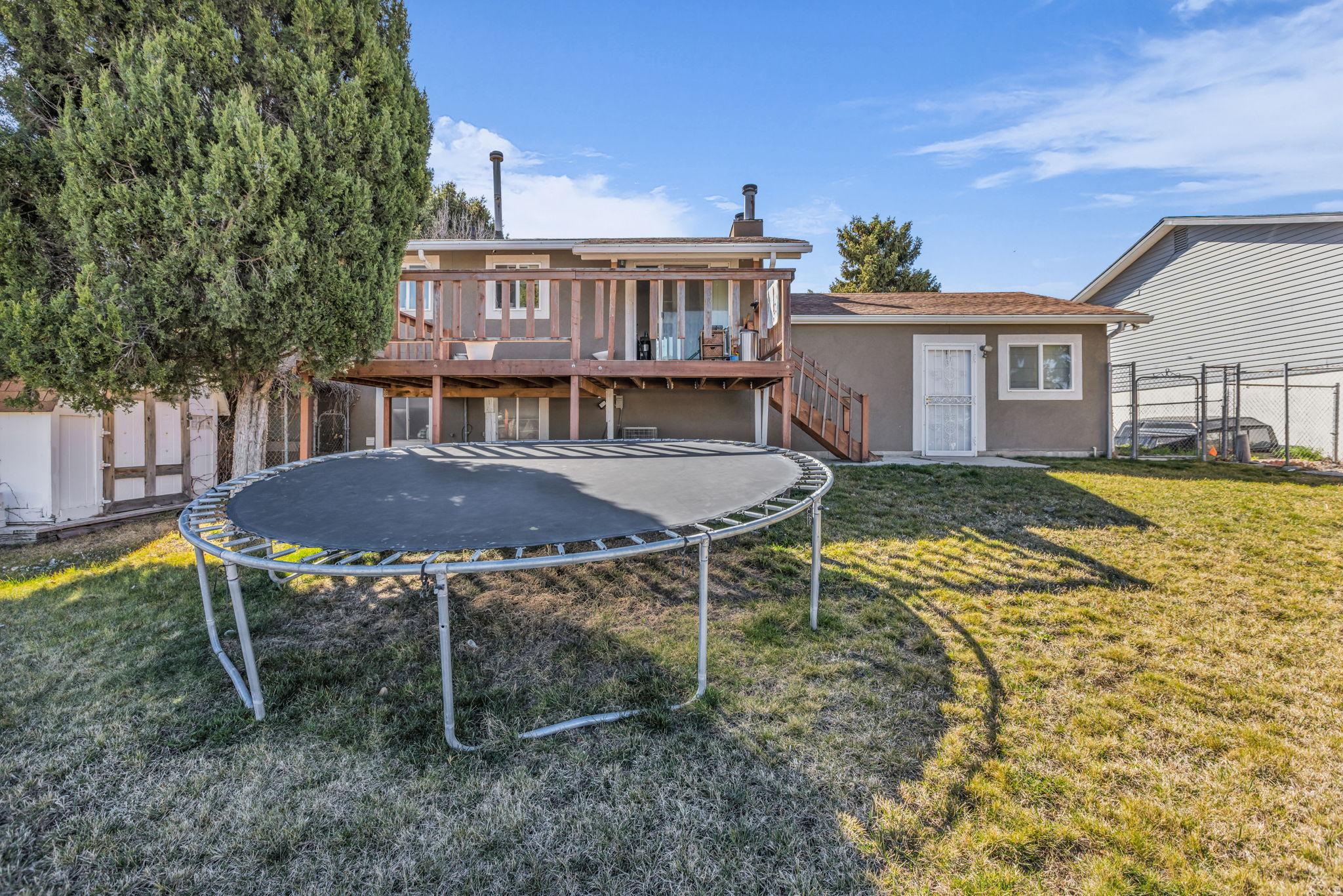 WOODLEDGE #3 - Residential