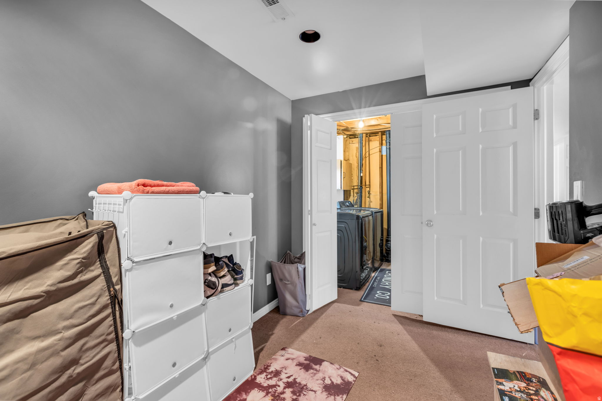 WOODLEDGE #3 - Residential
