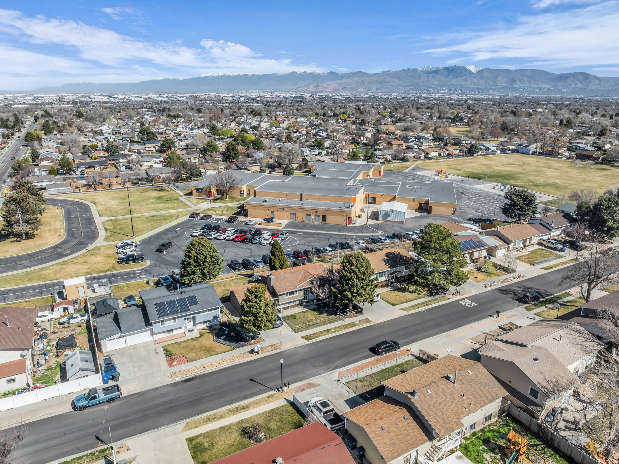 WOODLEDGE #3 - Residential