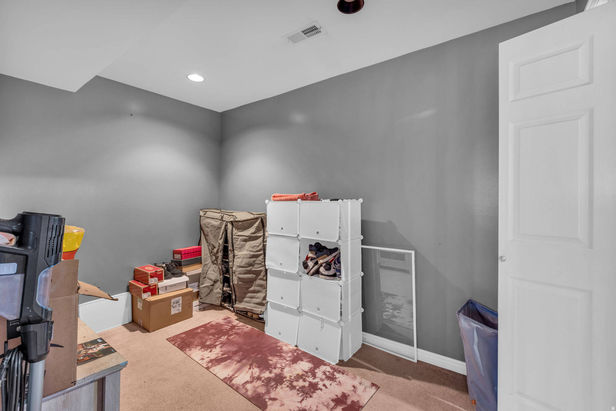 WOODLEDGE #3 - Residential