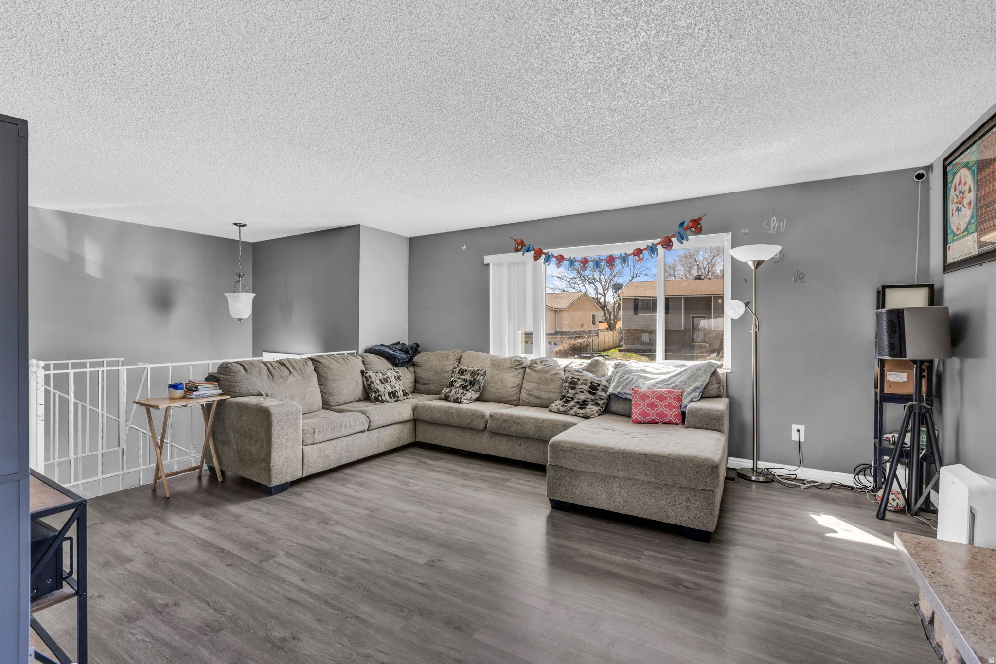 WOODLEDGE #3 - Residential