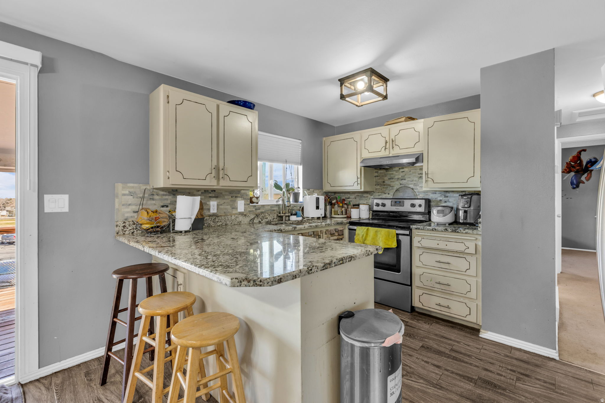 WOODLEDGE #3 - Residential
