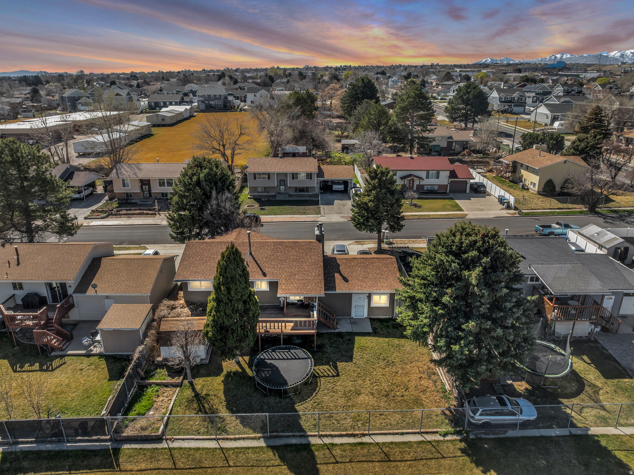WOODLEDGE #3 - Residential