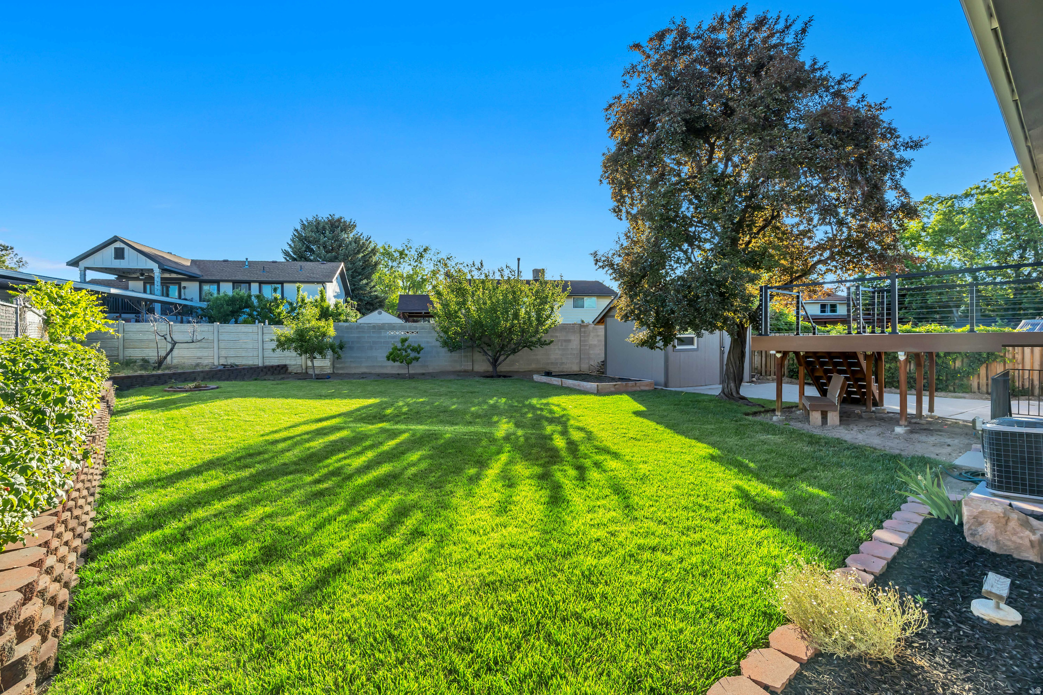 GREEN TREE #6 - Residential