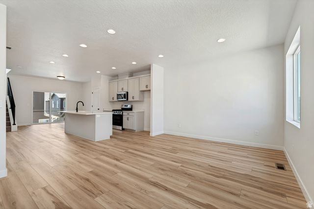 MEADOWBROOK - Residential