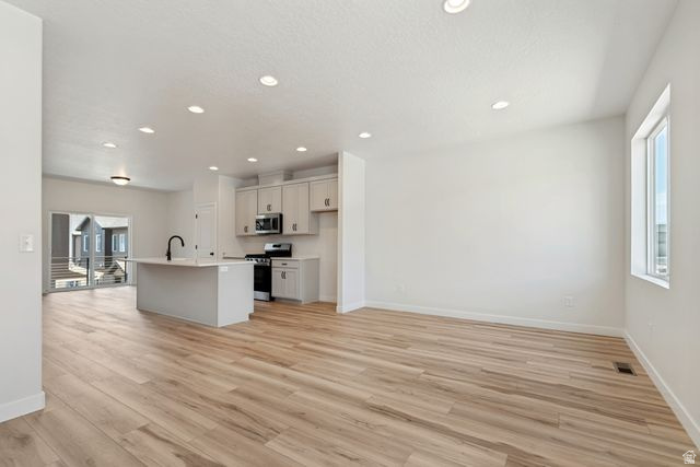 MEADOWBROOK - Residential
