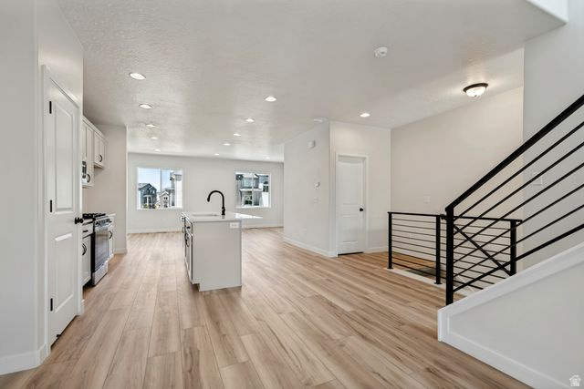 MEADOWBROOK - Residential