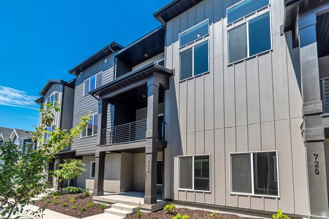 MEADOWBROOK - Residential