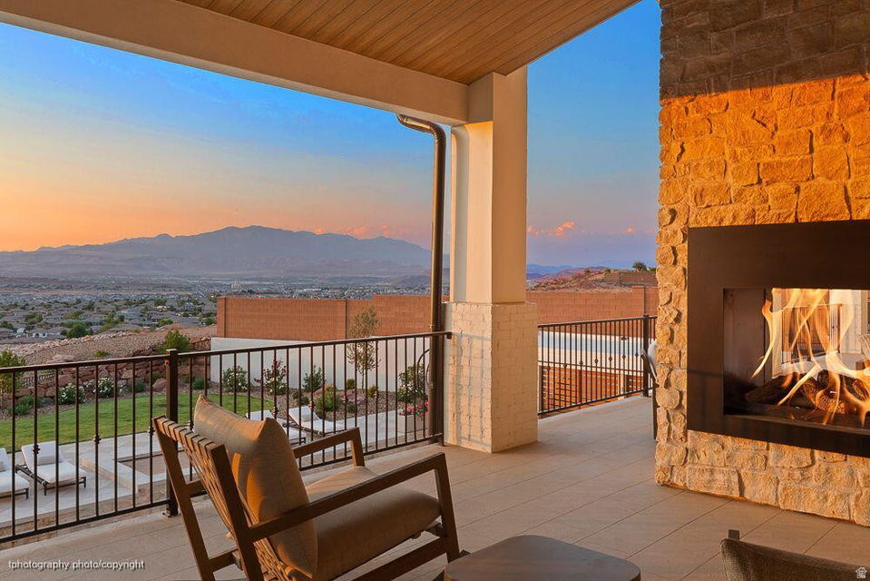 BANDED HILLS - Residential