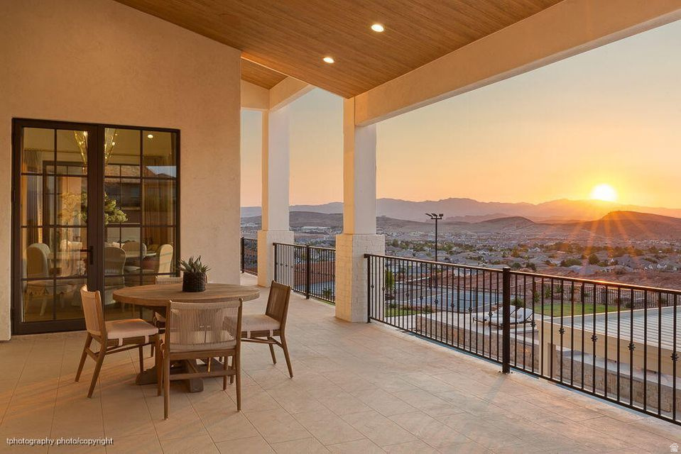 BANDED HILLS - Residential