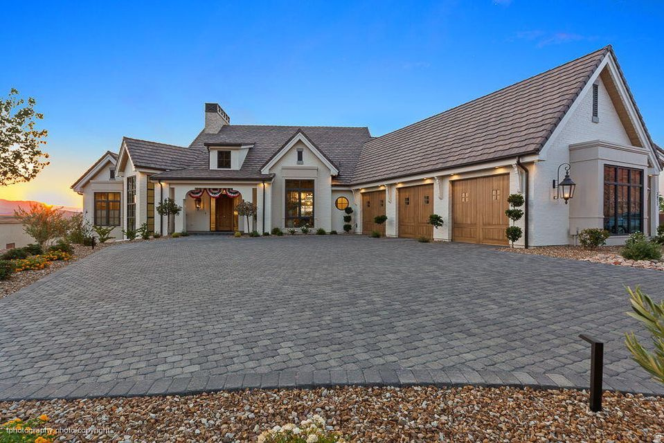 BANDED HILLS - Residential