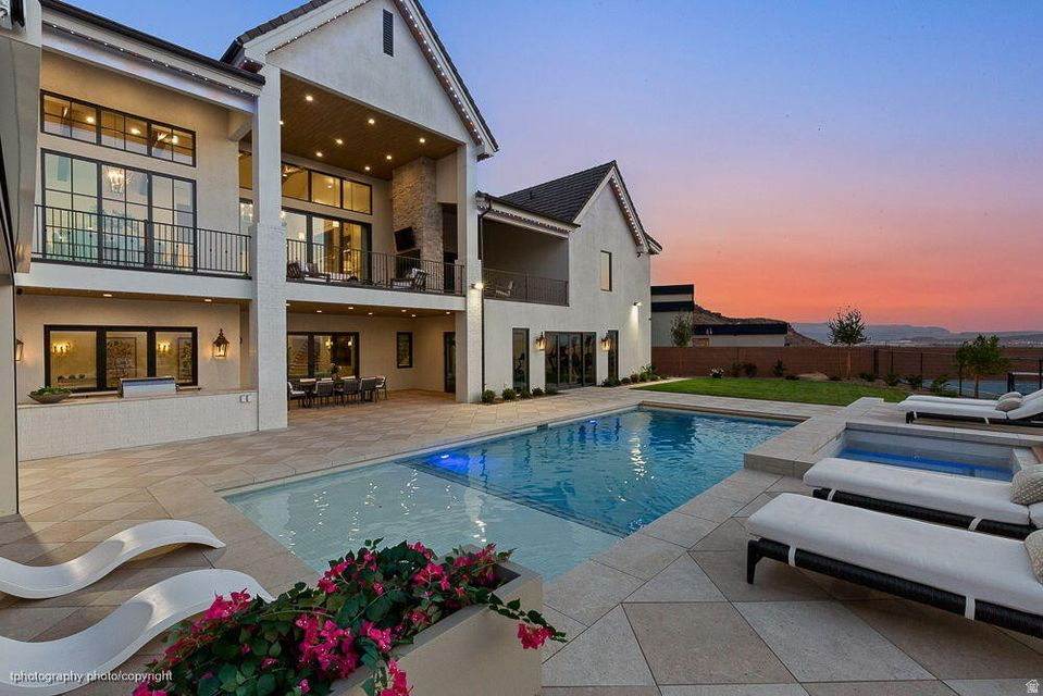 BANDED HILLS - Residential