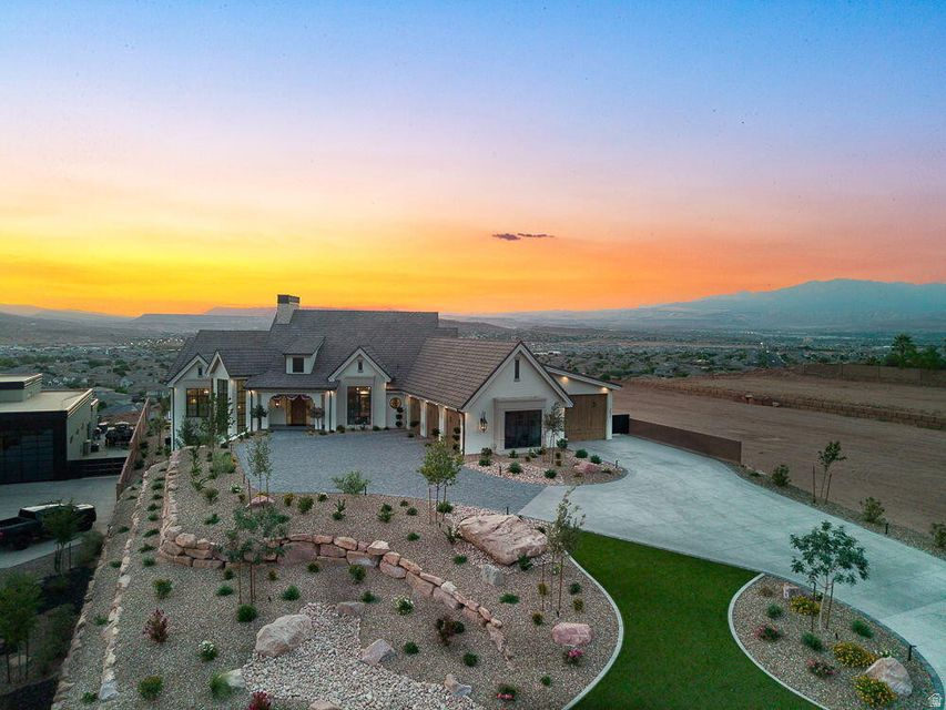 BANDED HILLS - Residential