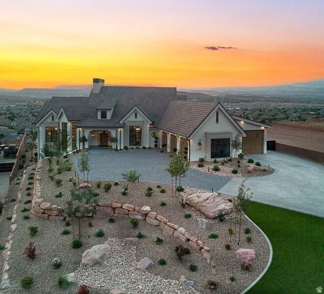 BANDED HILLS - Residential