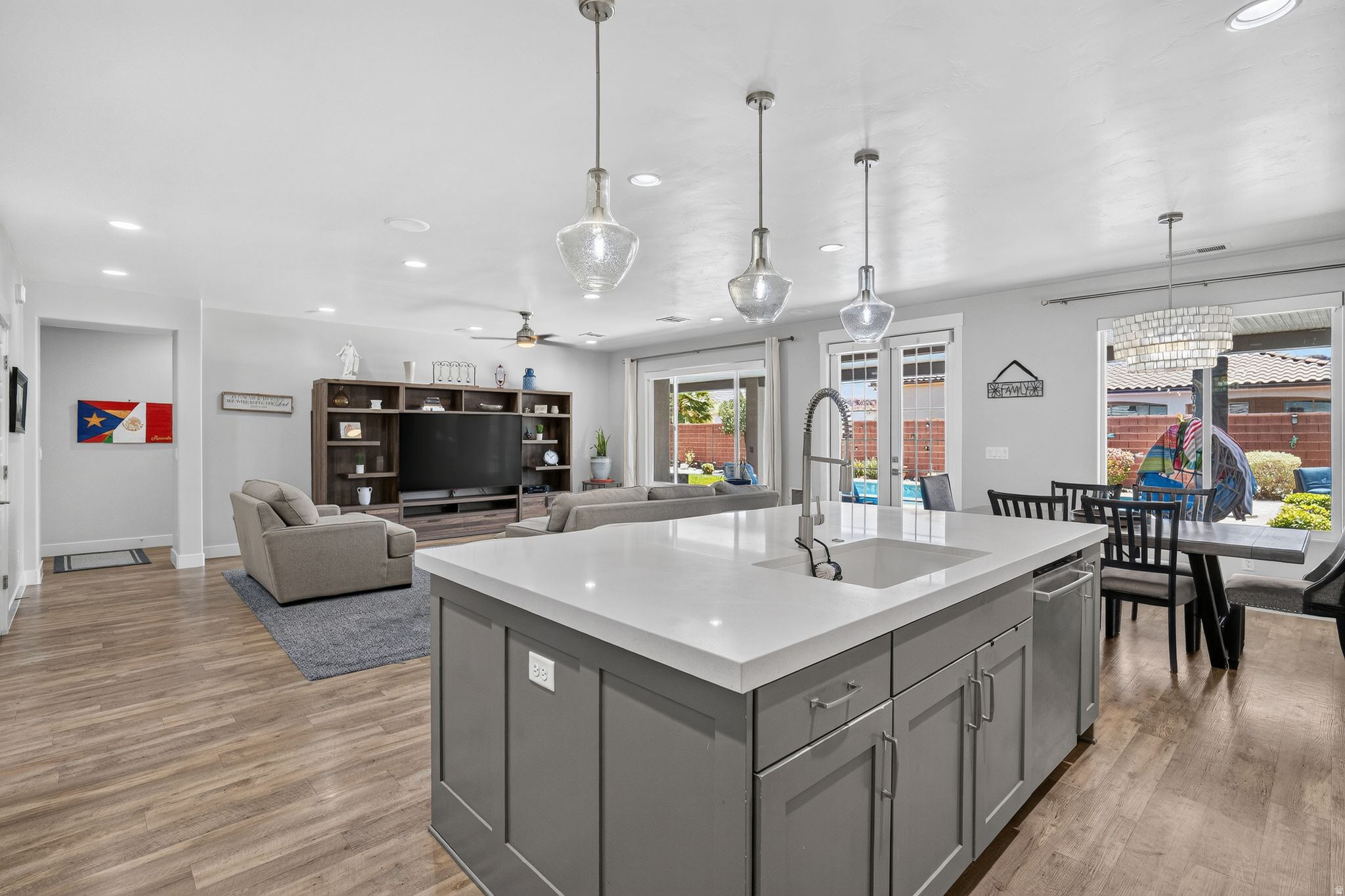 ASPEN ESTATES PH 6 - Residential