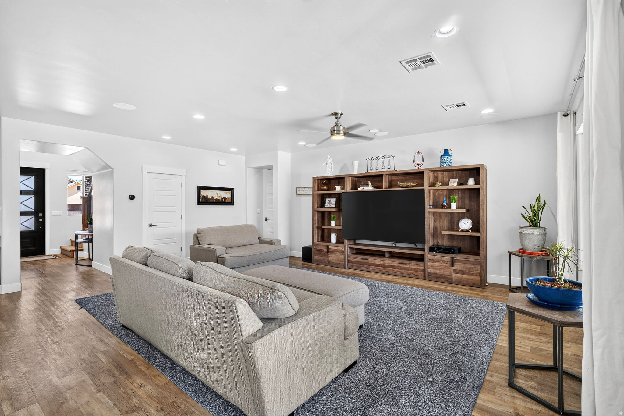 ASPEN ESTATES PH 6 - Residential