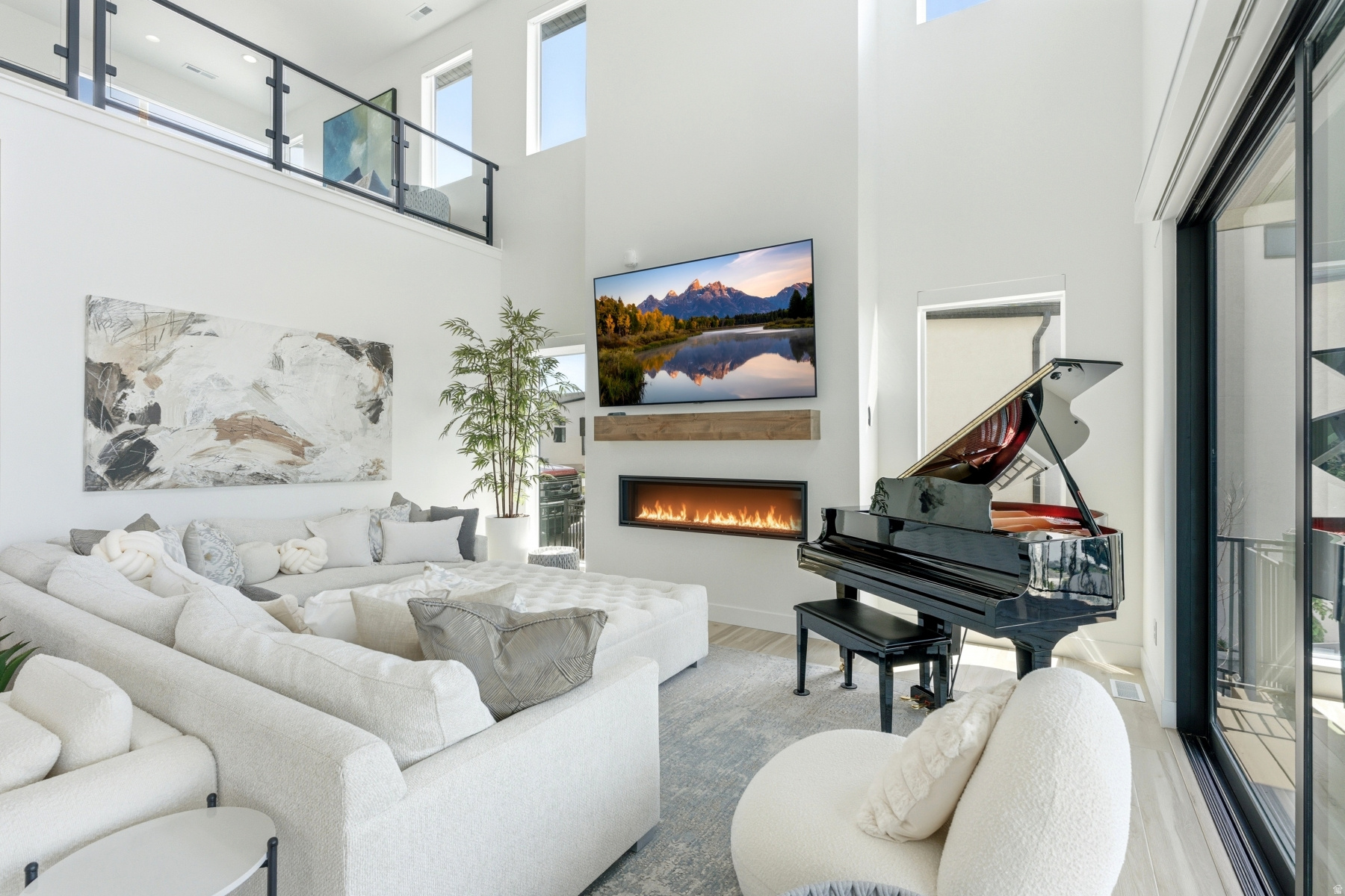 LAKEVIEW ESTATES - Residential