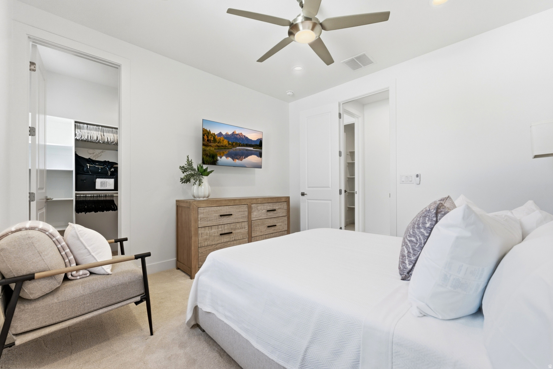 LAKEVIEW ESTATES - Residential