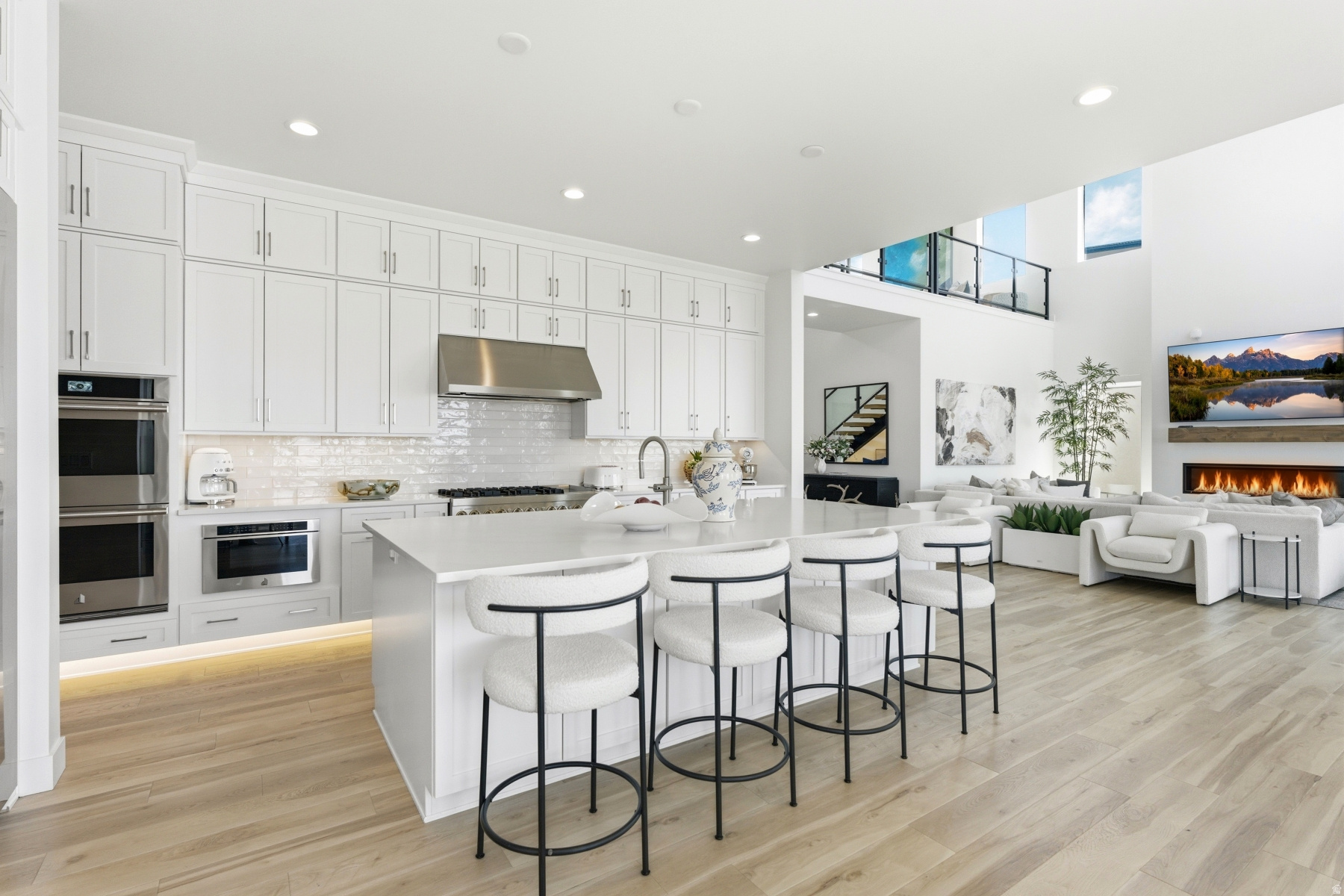 LAKEVIEW ESTATES - Residential