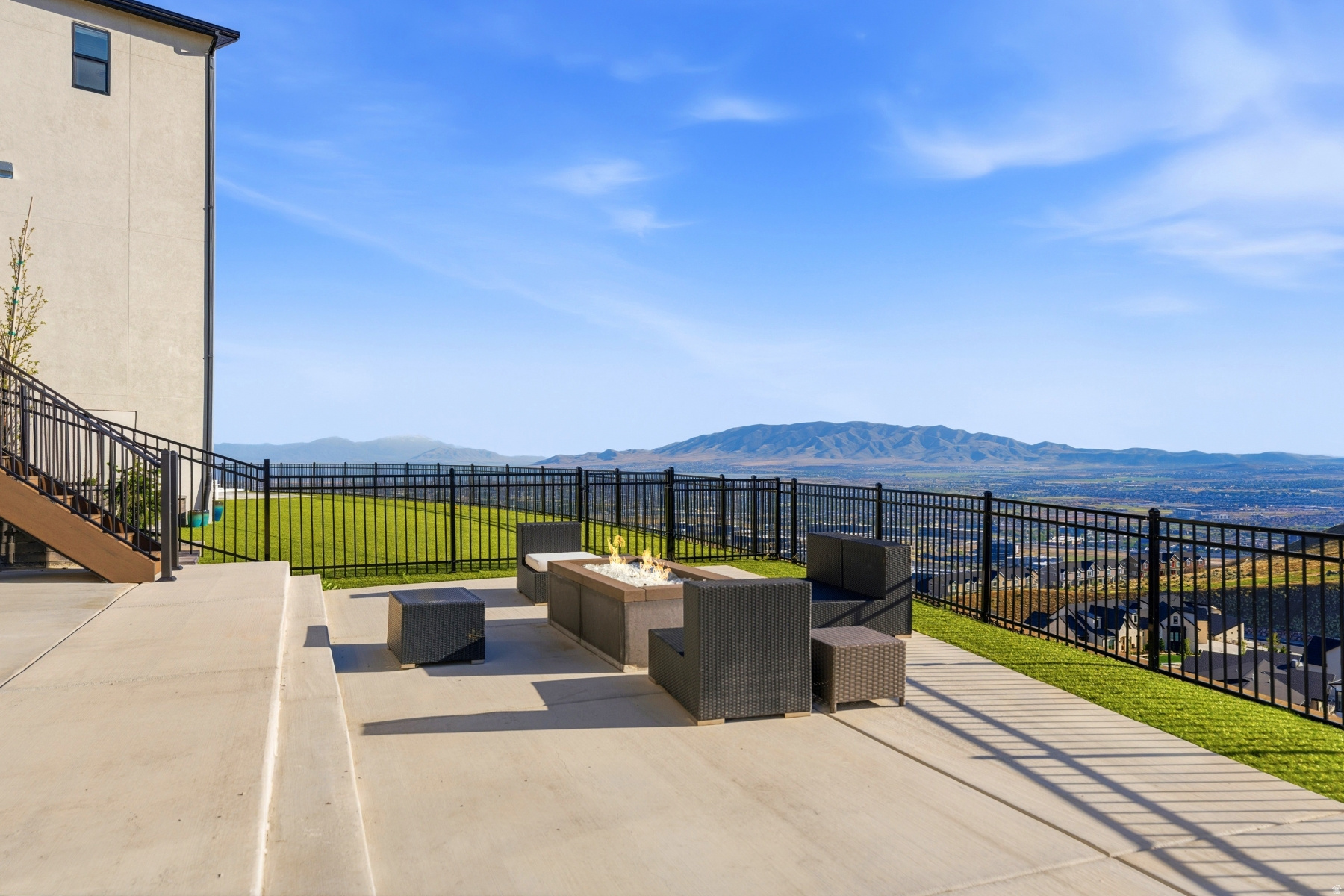 LAKEVIEW ESTATES - Residential