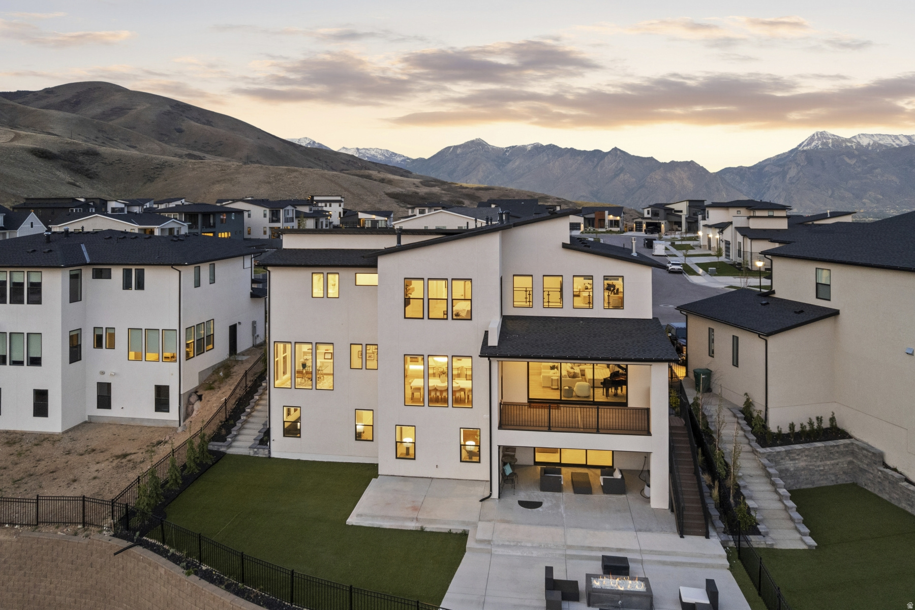 LAKEVIEW ESTATES - Residential