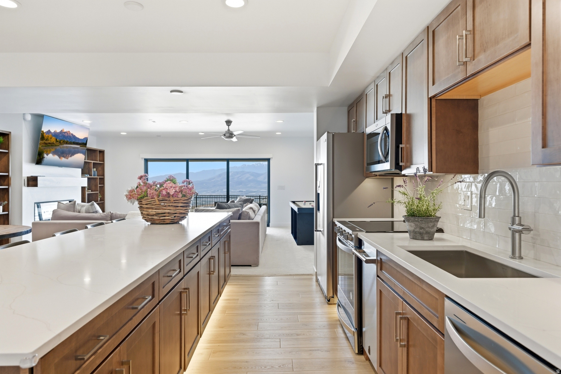 LAKEVIEW ESTATES - Residential