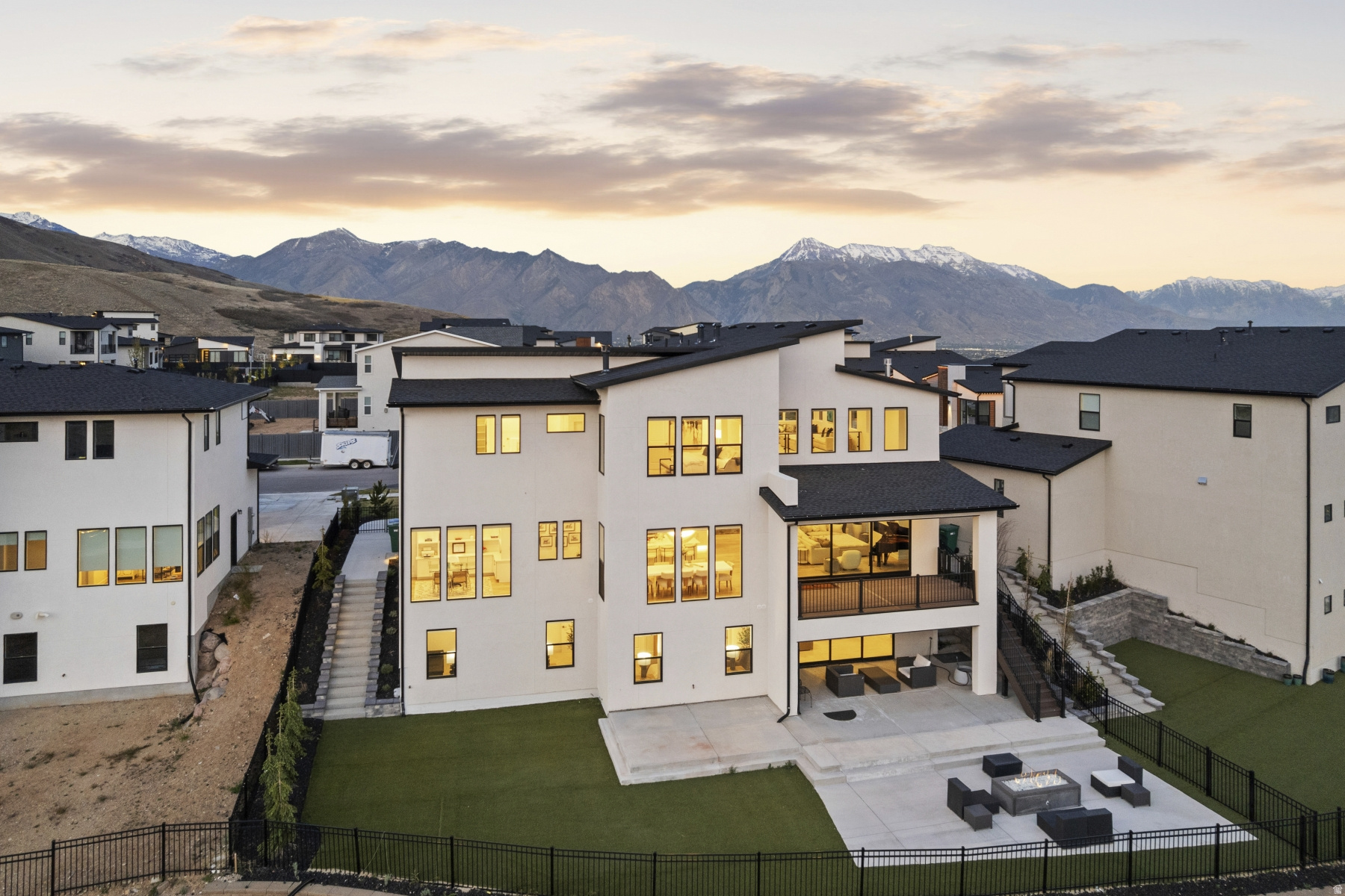 LAKEVIEW ESTATES - Residential