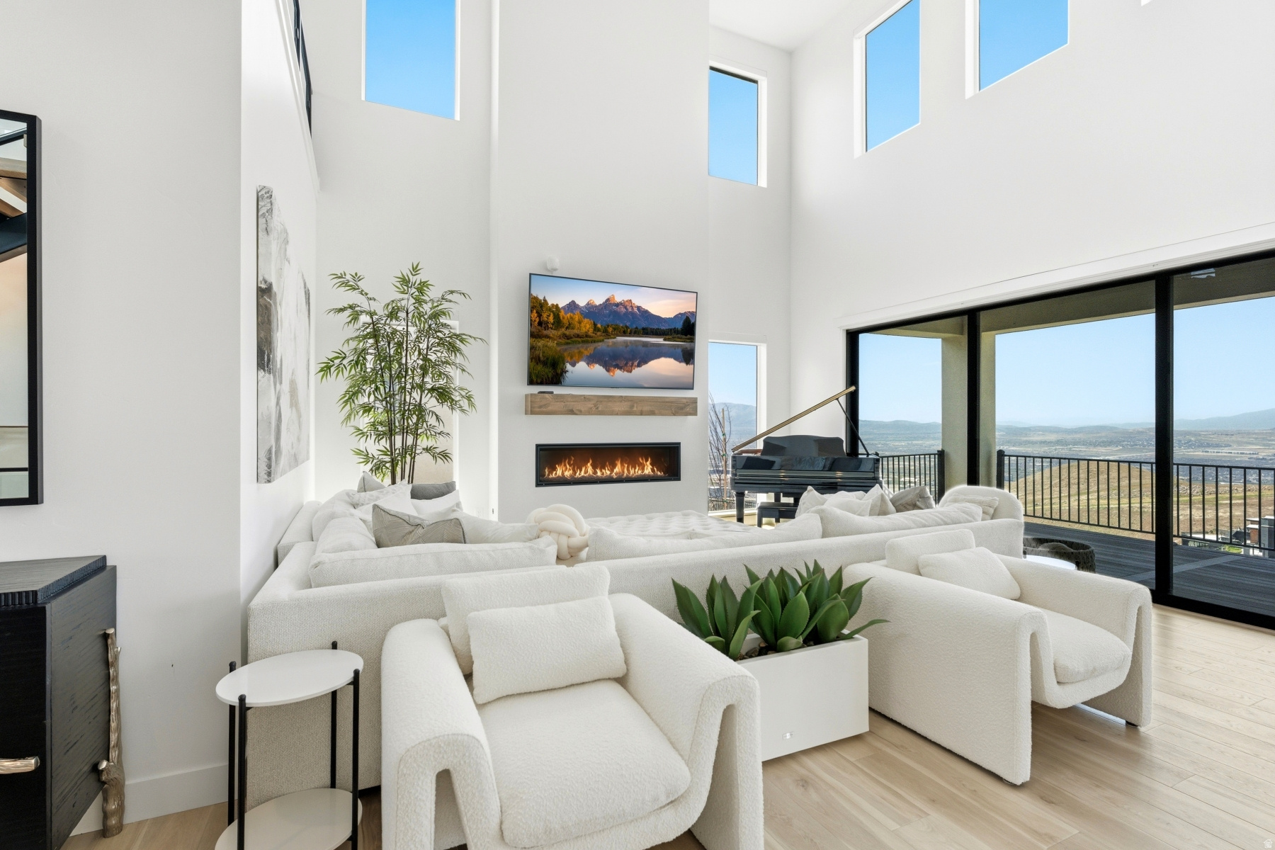 LAKEVIEW ESTATES - Residential