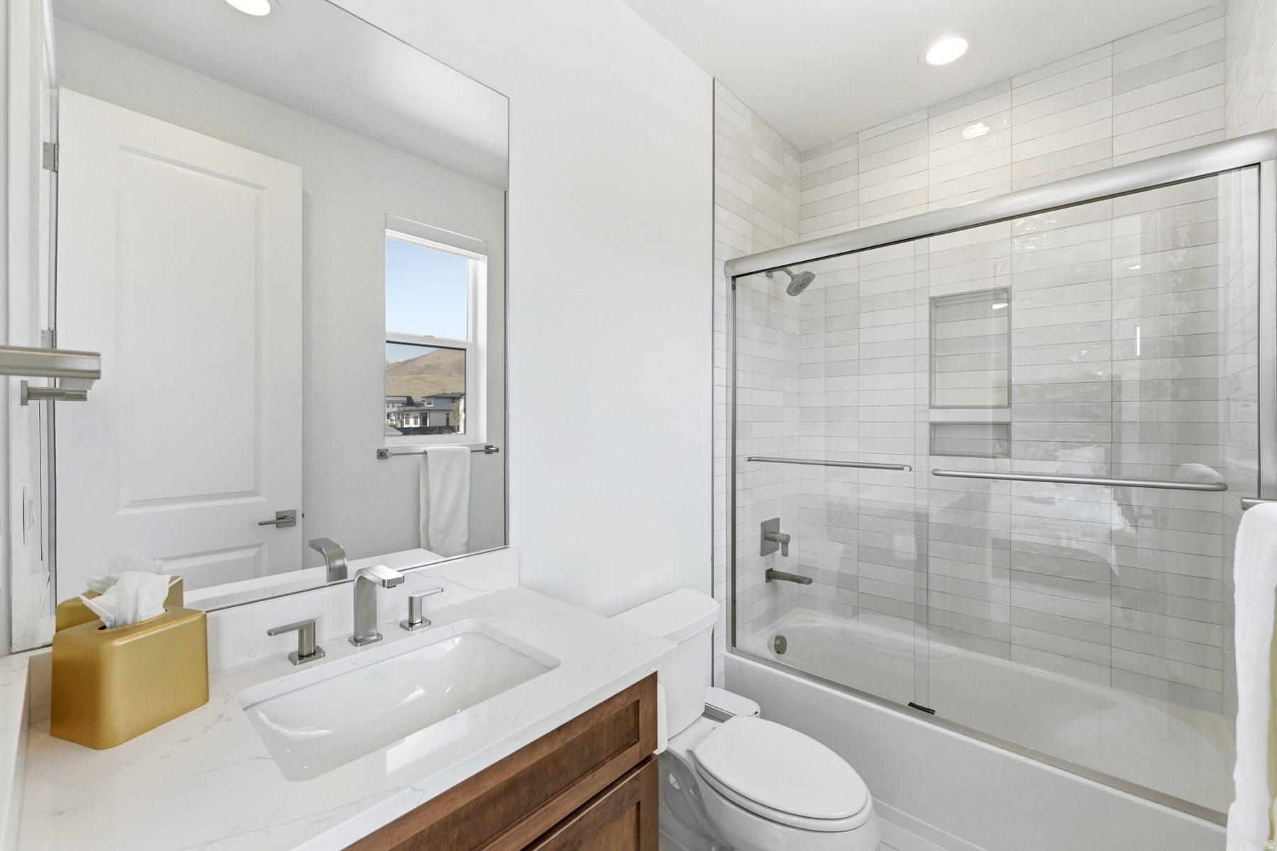 LAKEVIEW ESTATES - Residential