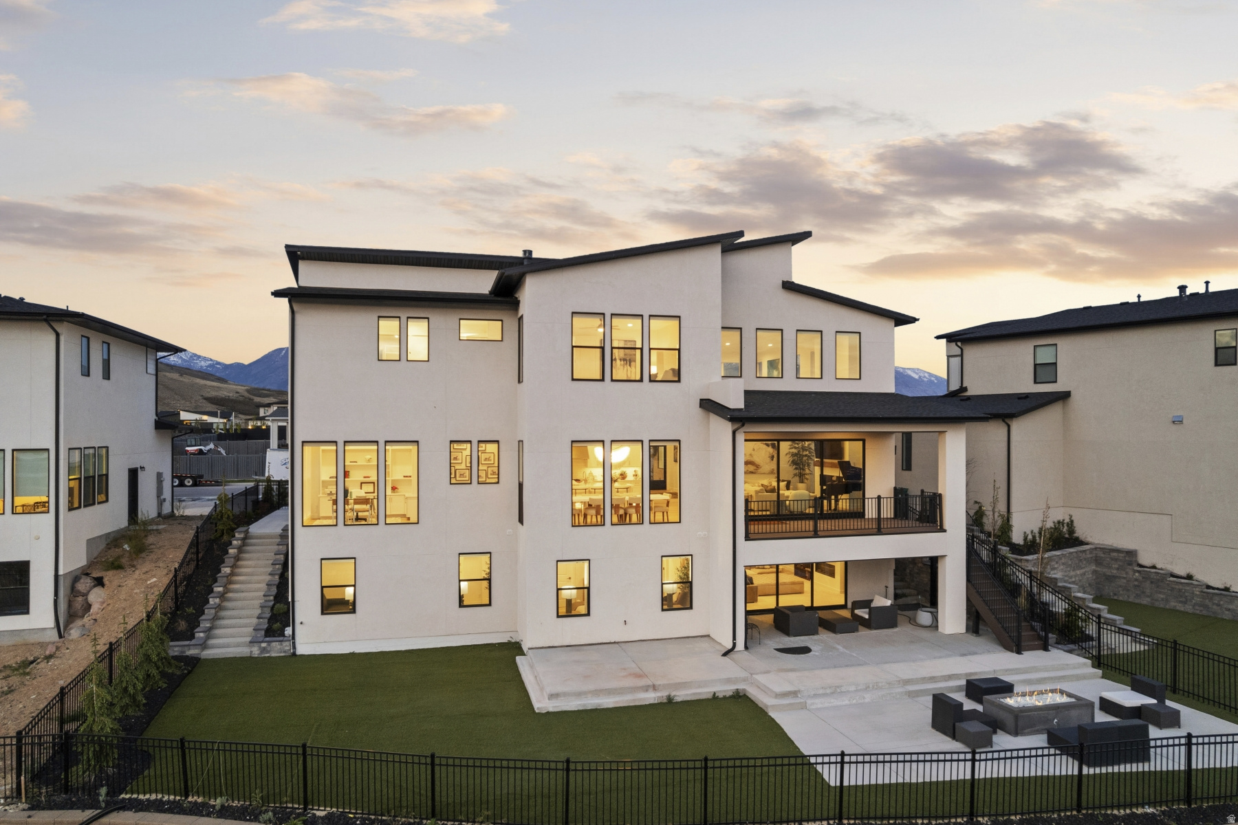 LAKEVIEW ESTATES - Residential