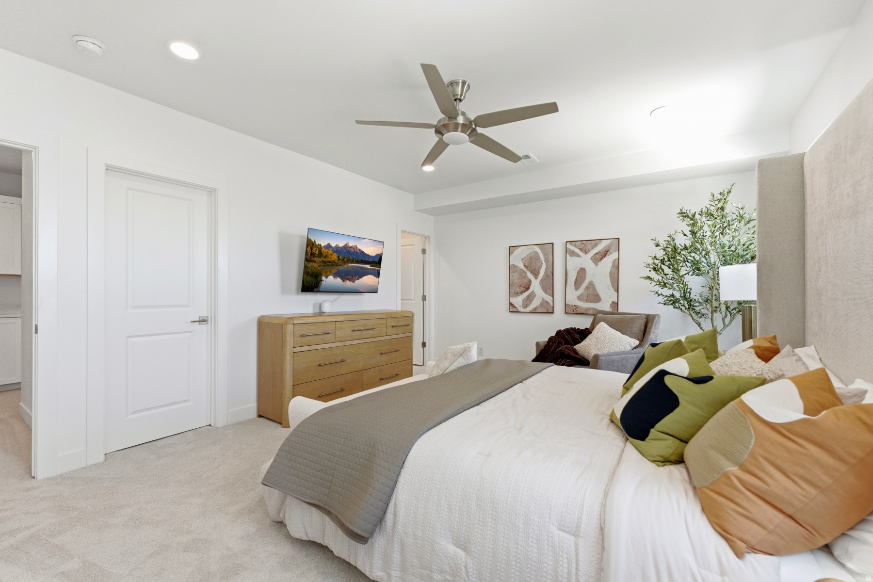 LAKEVIEW ESTATES - Residential