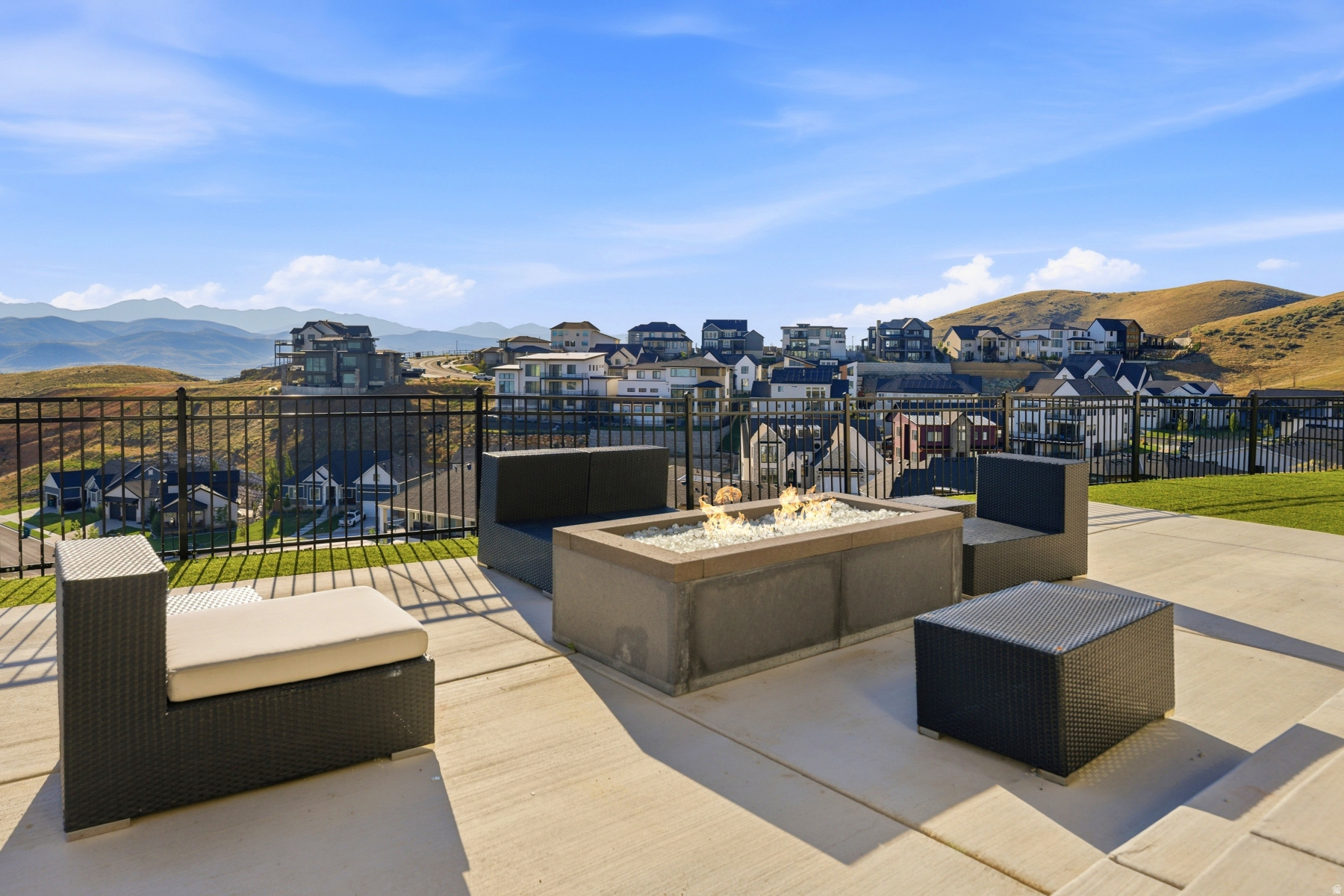 LAKEVIEW ESTATES - Residential