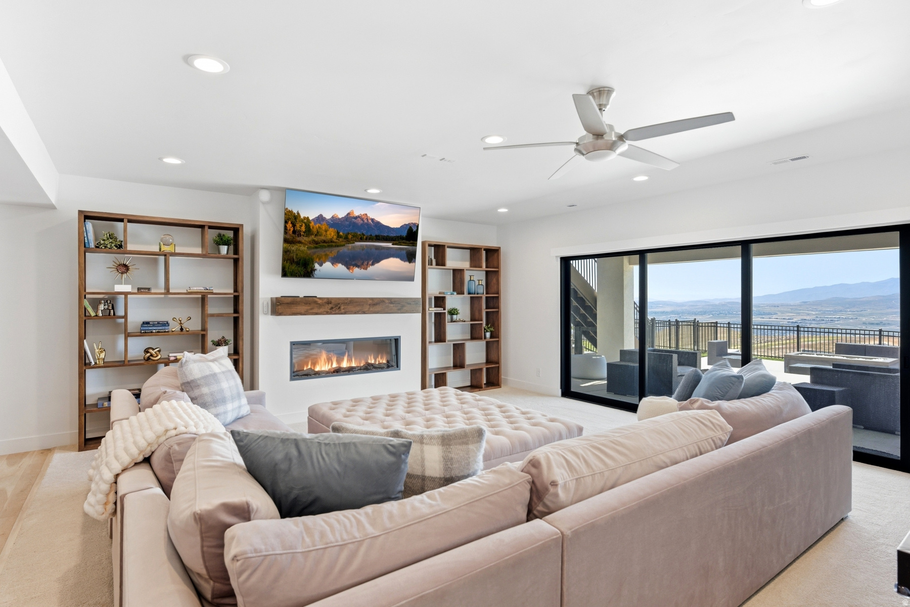 LAKEVIEW ESTATES - Residential