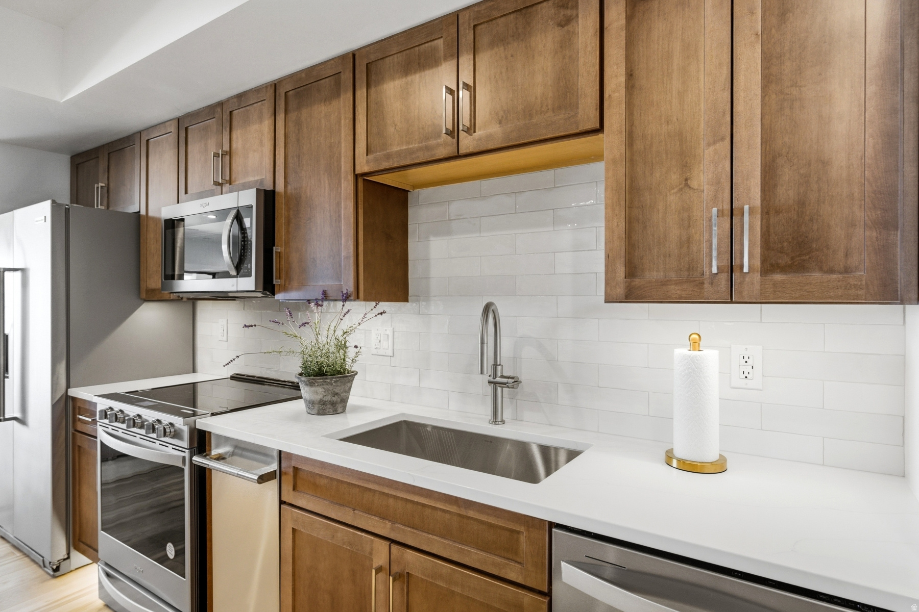 LAKEVIEW ESTATES - Residential