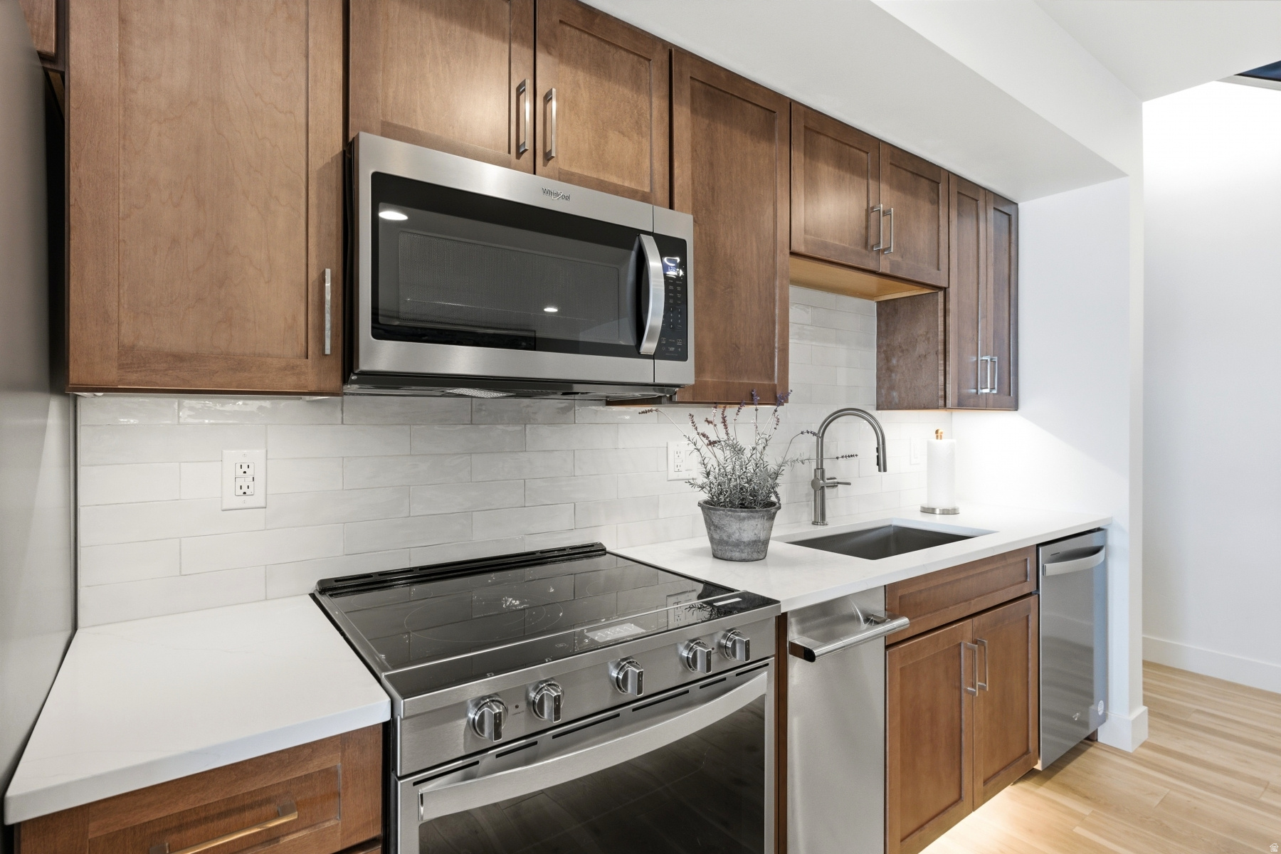 LAKEVIEW ESTATES - Residential