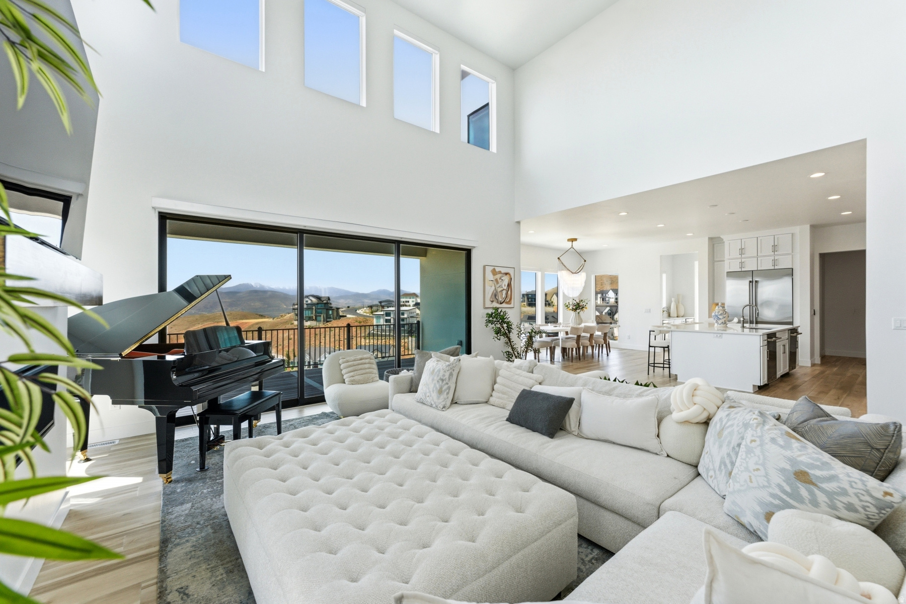 LAKEVIEW ESTATES - Residential