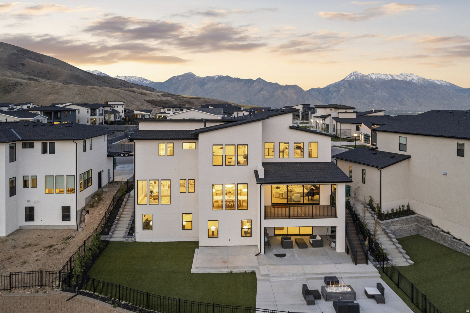 LAKEVIEW ESTATES - Residential
