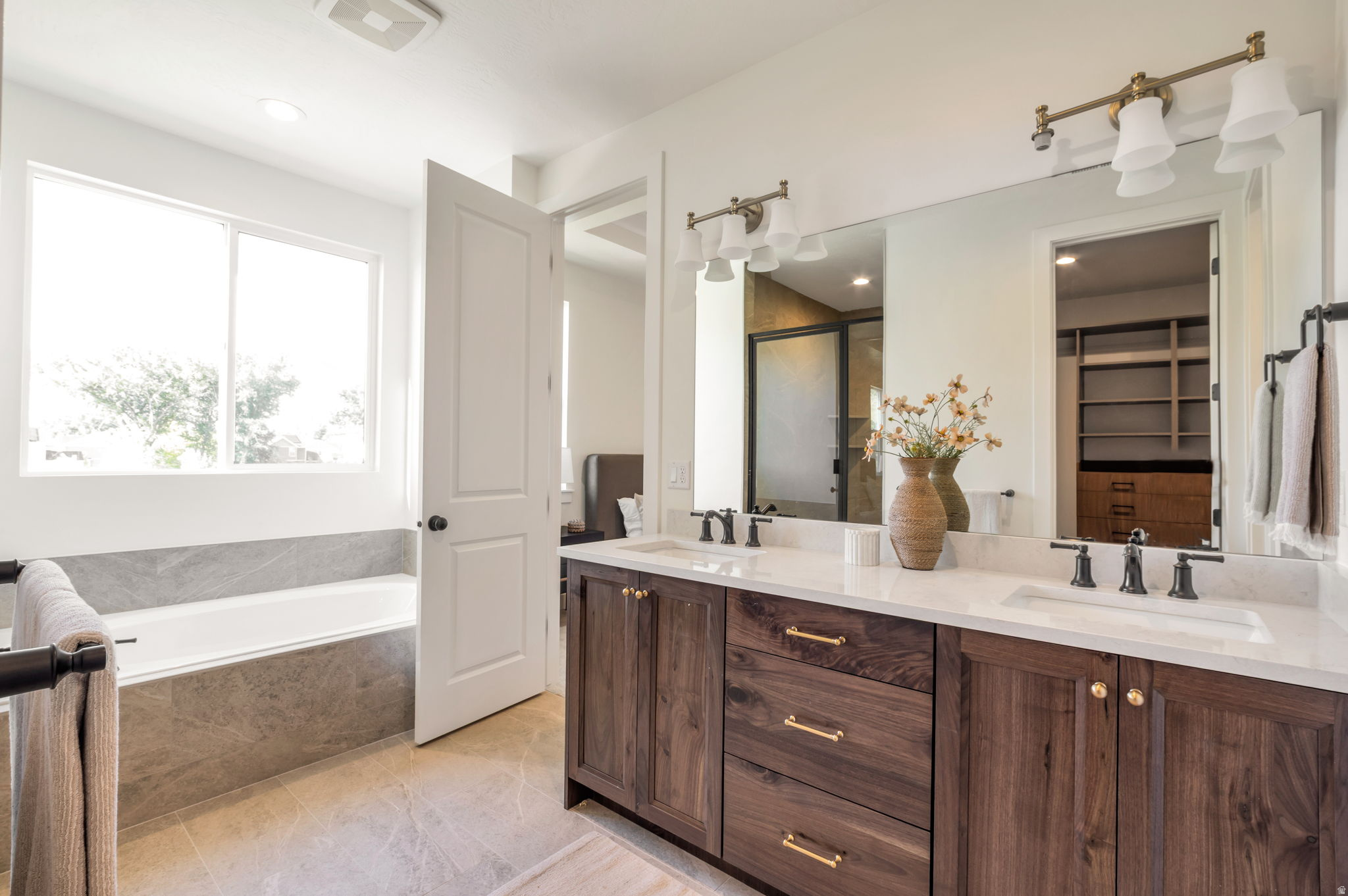 SUMMERHILL LANE - Residential