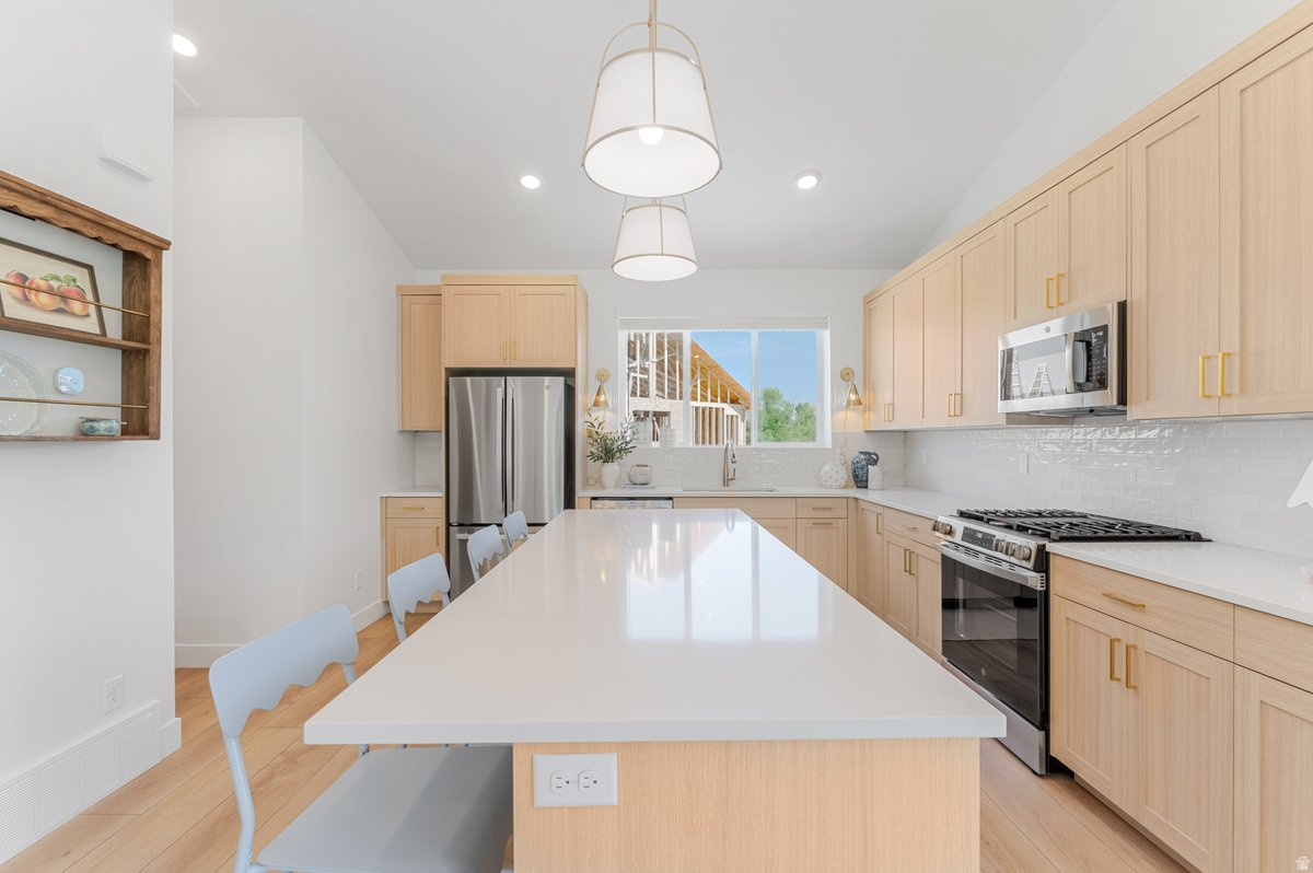 COTTONWOOD CREEK - Residential