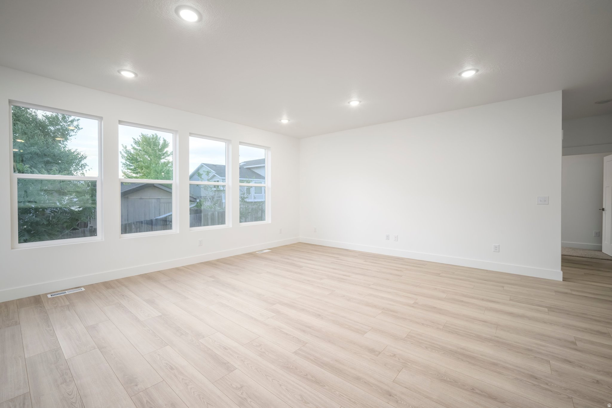 WESTON FIELD - Residential
