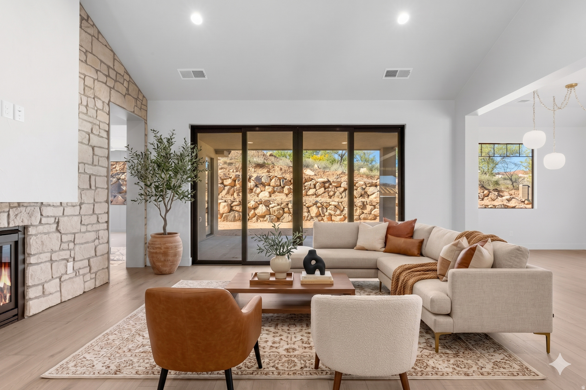 MOUNTAIN VIEW ESTATE OF HURRICANE - Residential