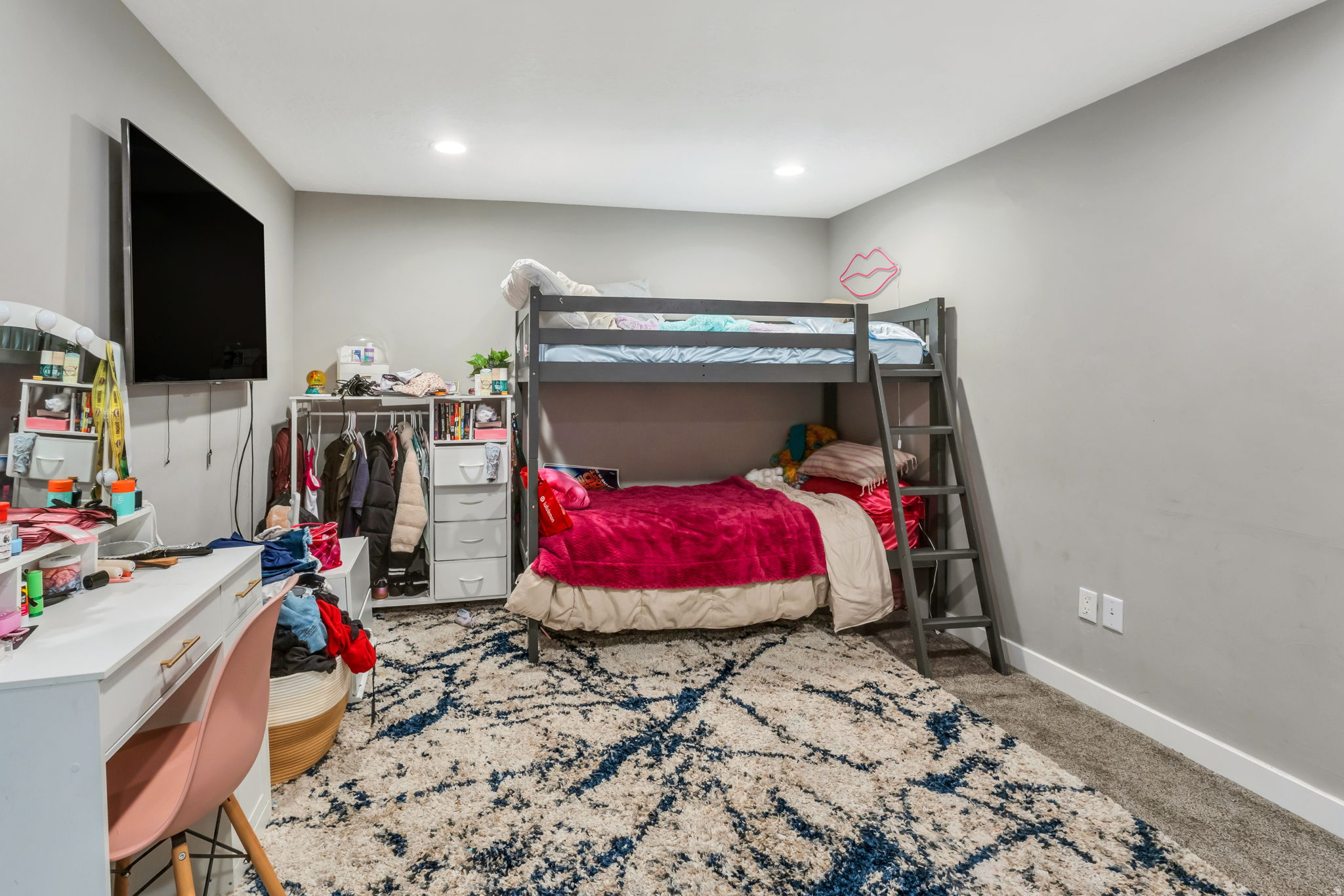HANKS - Residential