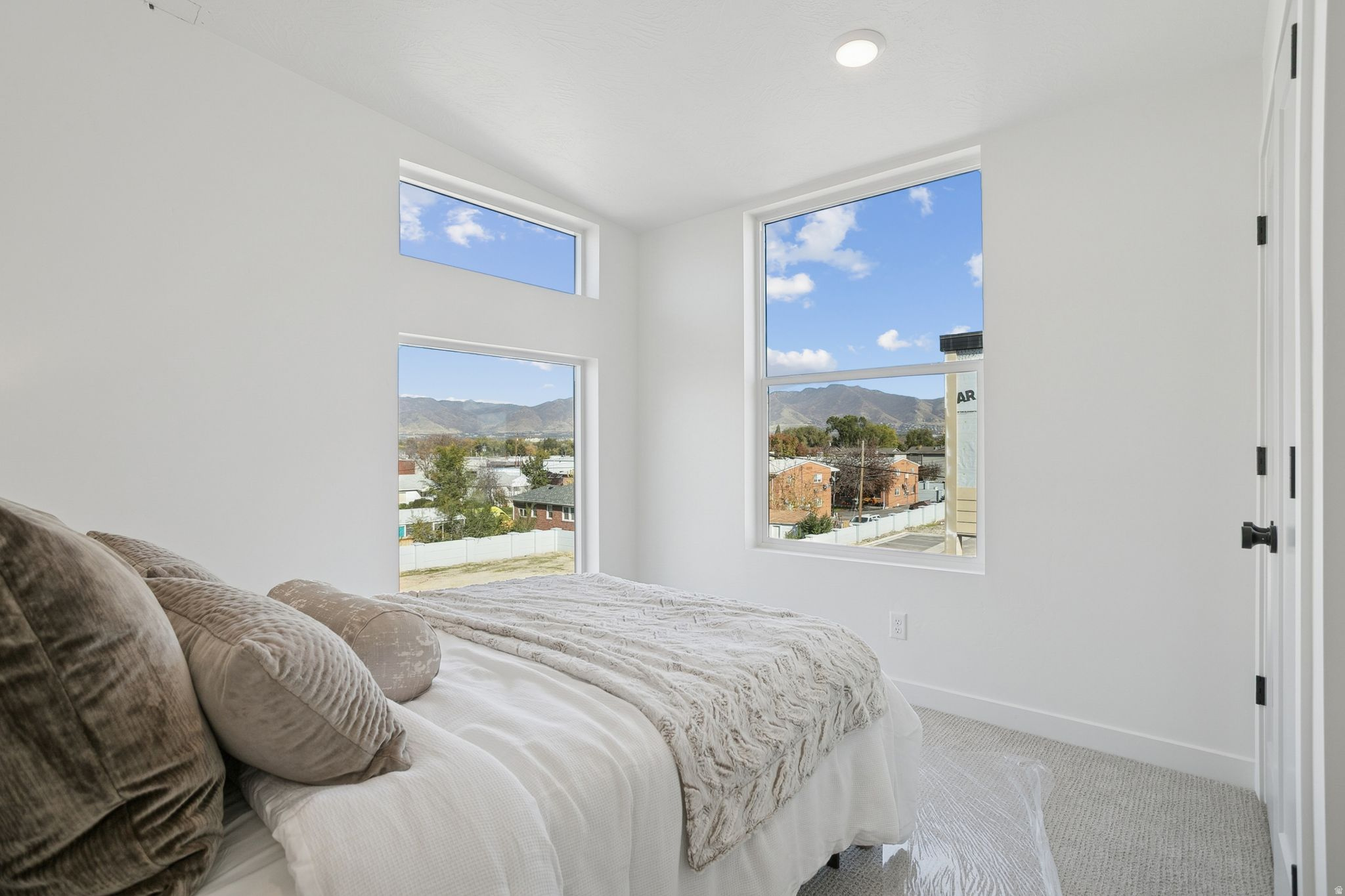 300 LOFTS - Residential
