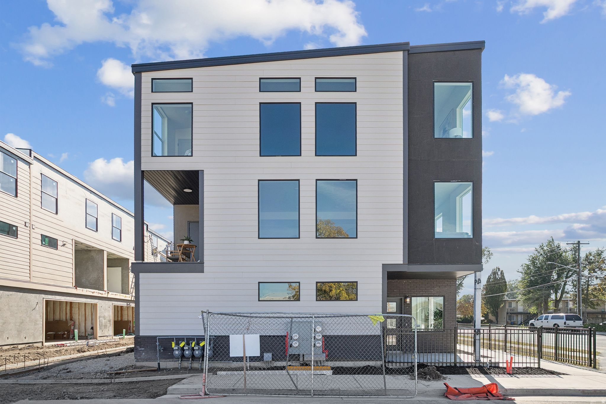 300 LOFTS - Residential