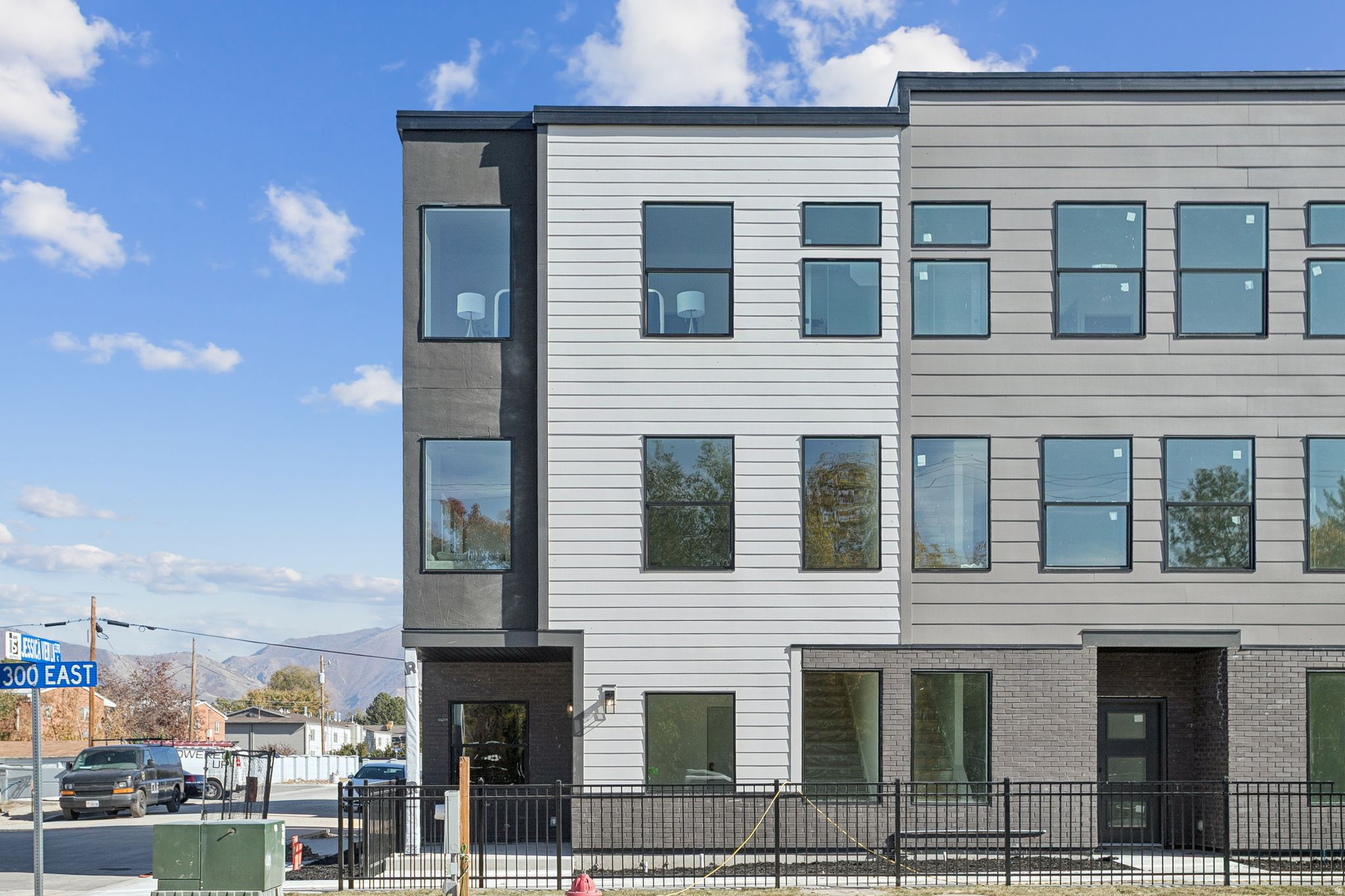 300 LOFTS - Residential